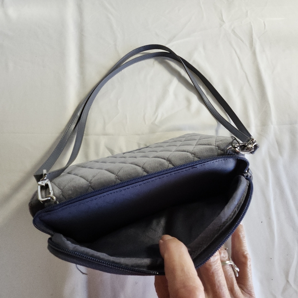 Vera Bradley RFID Wallet Crossbody Carbon Grey New - Picture 3 of 6